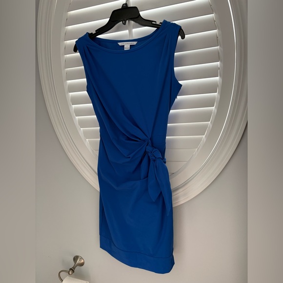 Diane von Furstenberg Della Cadet Blue Dress Sz 2 EUC - Picture 2 of 10